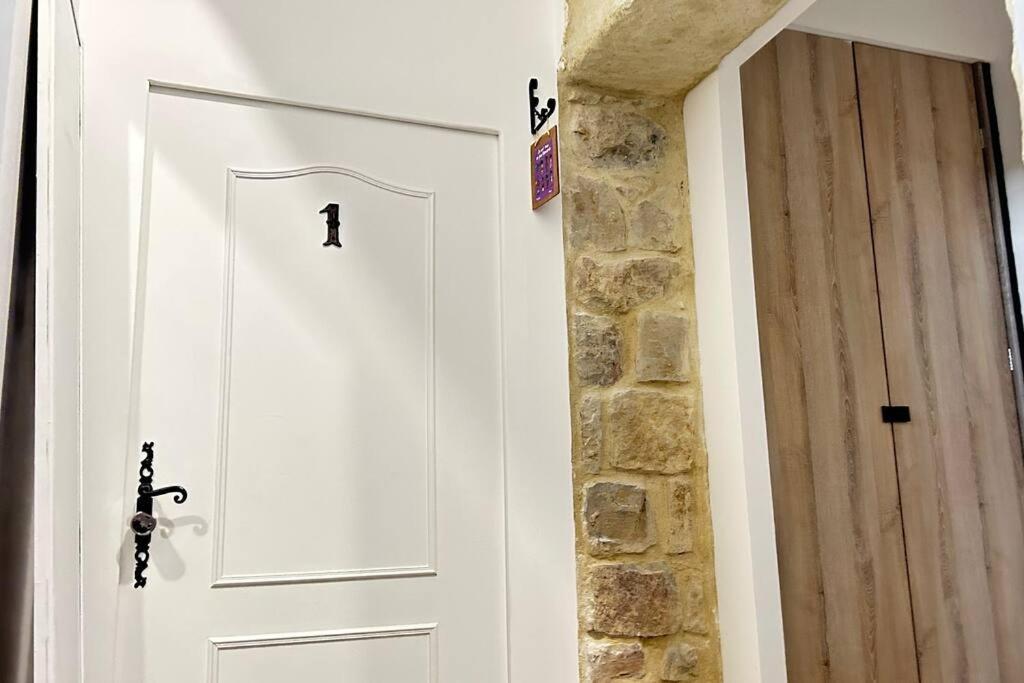 Elegant*epoxy*design&decor Apartment
